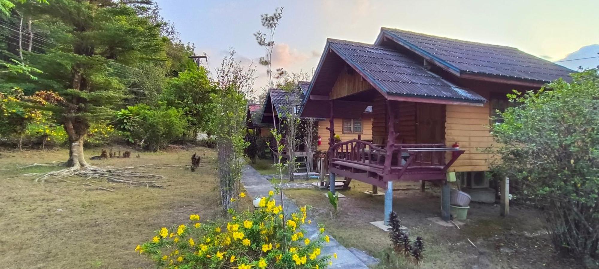 Ta Yai Homestay Ko Kut Bagian luar foto
