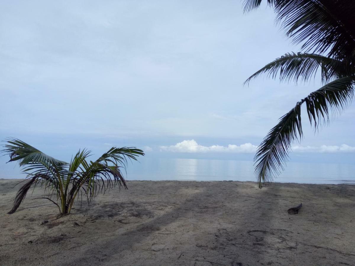 Ta Yai Homestay Ko Kut Bagian luar foto