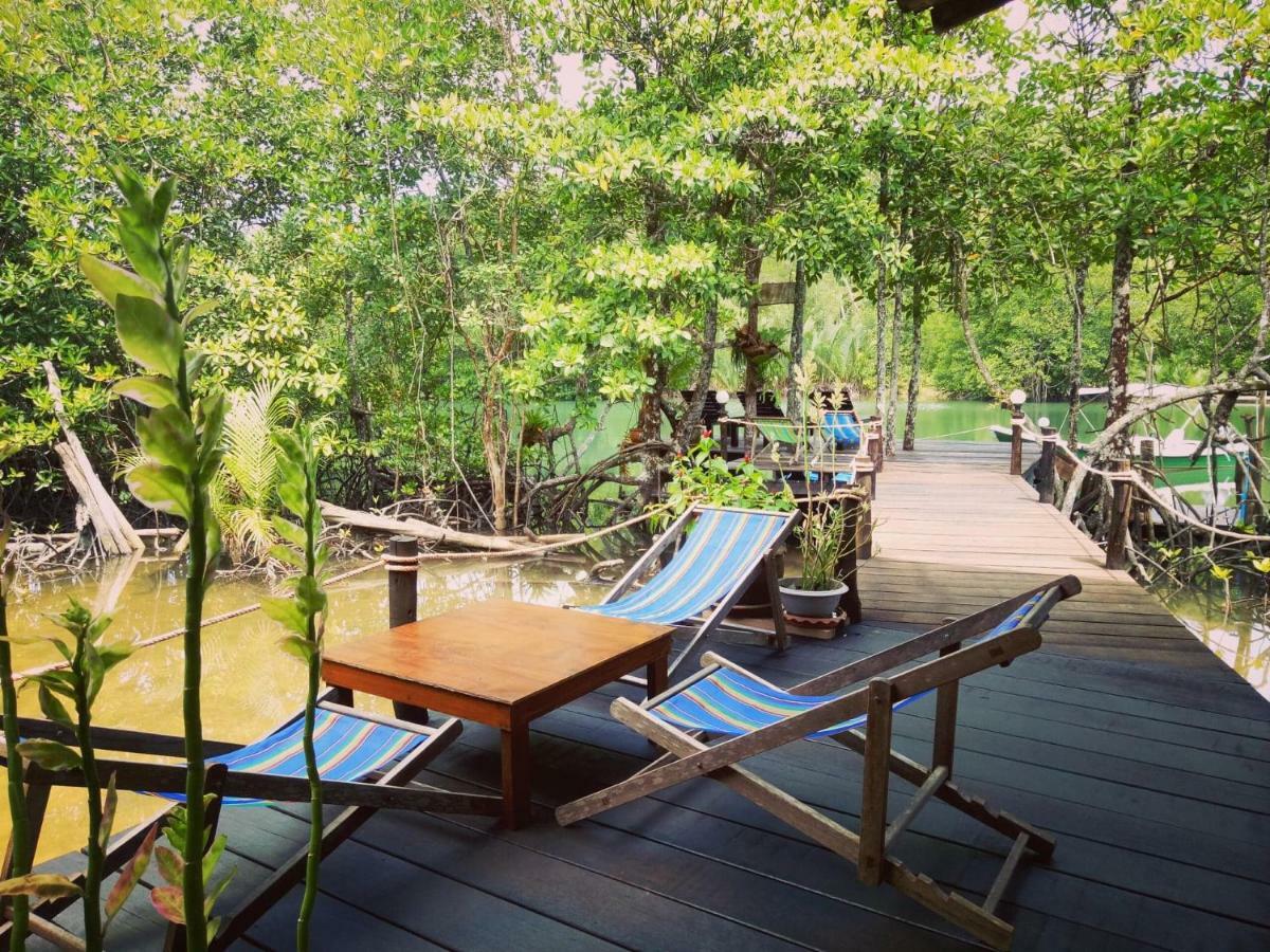 Ta Yai Homestay Ko Kut Bagian luar foto
