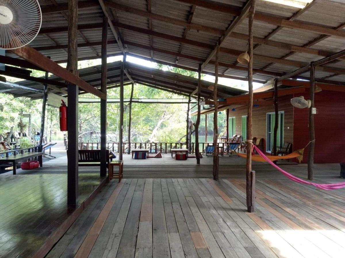 Ta Yai Homestay Ko Kut Bagian luar foto