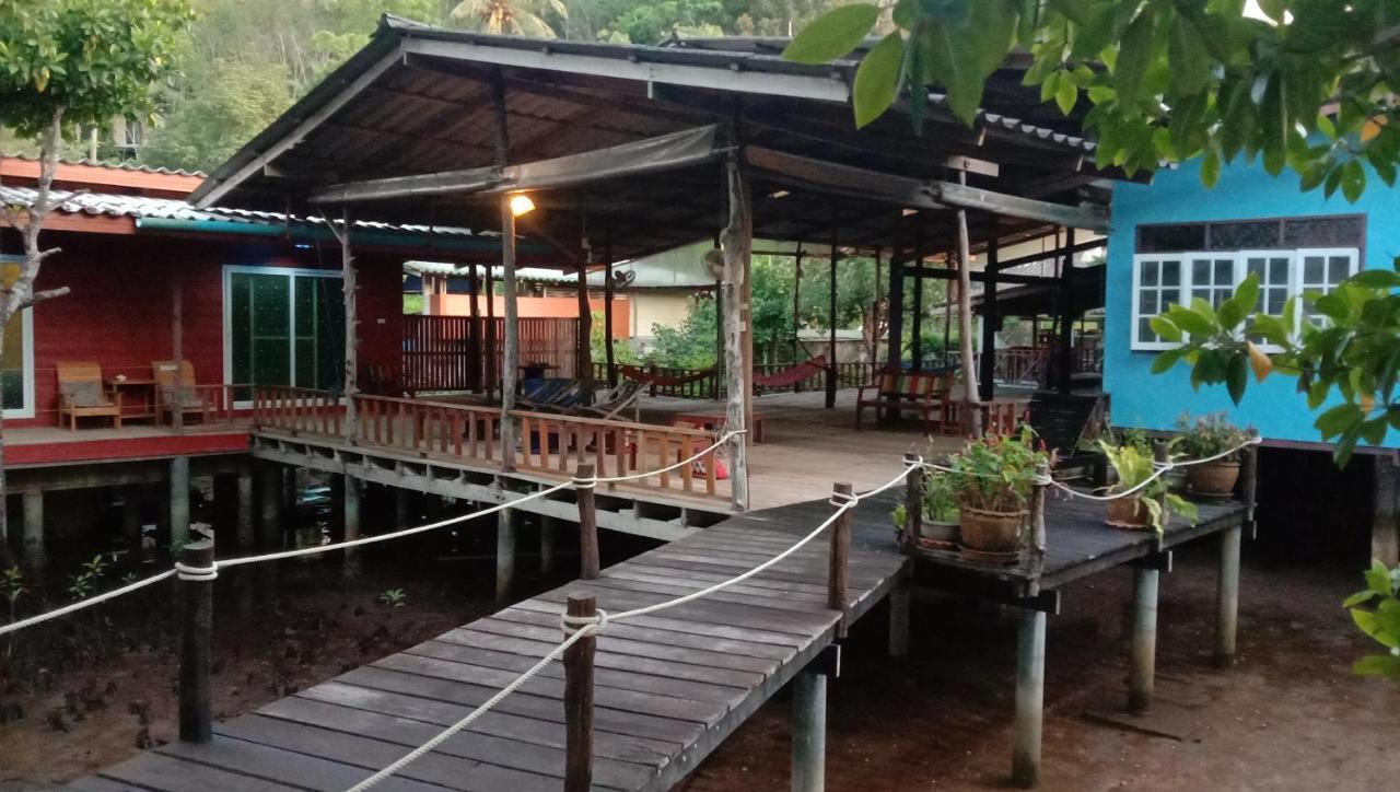 Ta Yai Homestay Ko Kut Bagian luar foto